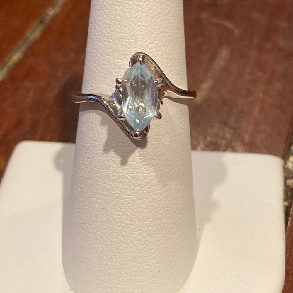 NWOT MARQUISE AQUAMARINE SET IN 925 SILVER. SZ 7.5